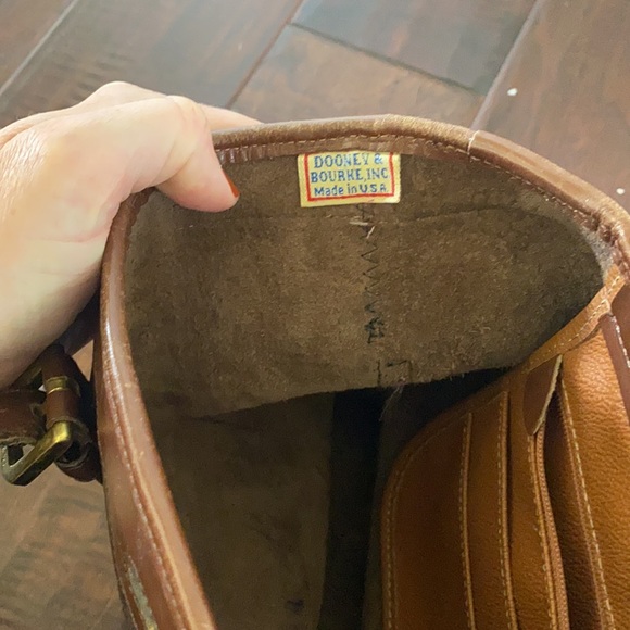 Chocolate brown Dooney and Bourke shoulder bag. Very good condition. - Picture 6 of 7